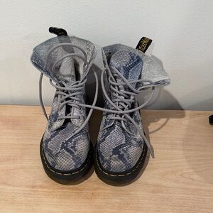 Dr. Martens Kids Gray Snake Print Boots